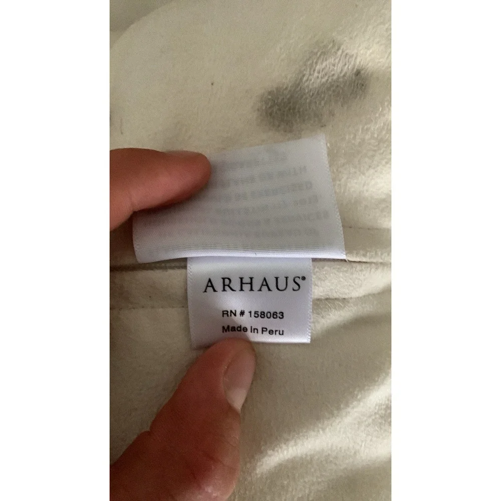 Arhaus Baby Alpaca‎ Luxurious 20x20 Fur Pillow white elegant luxury soft leather